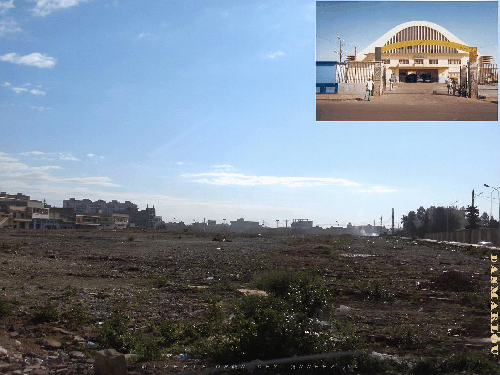 L EMPLACEMENT DES ANCIENNES HALLES D ORAN A CITE PETIT.jpg